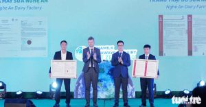 vinamilk-dat-chung-nhan-trung-hoa-carbon